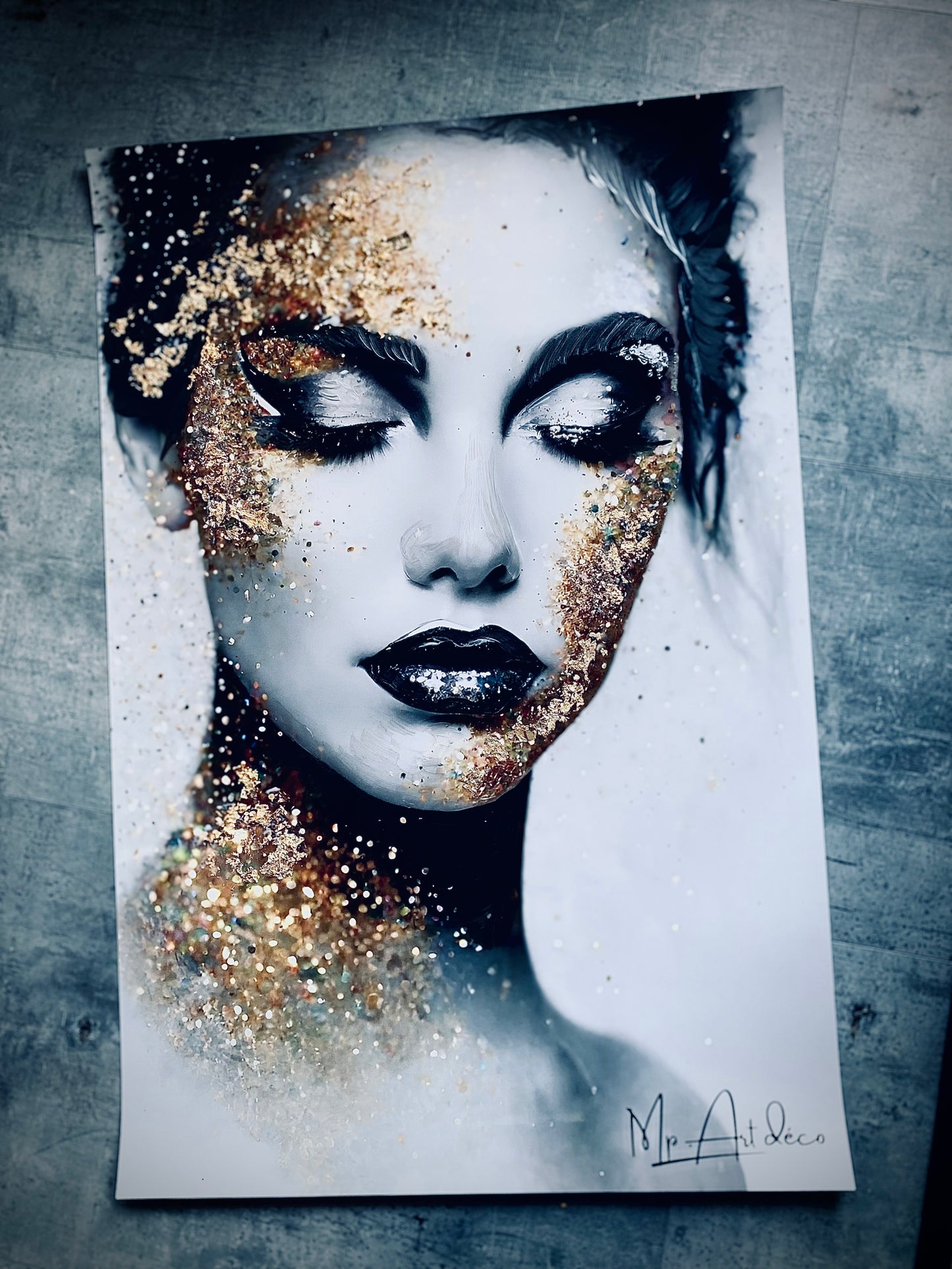 Tableau femme feuille or